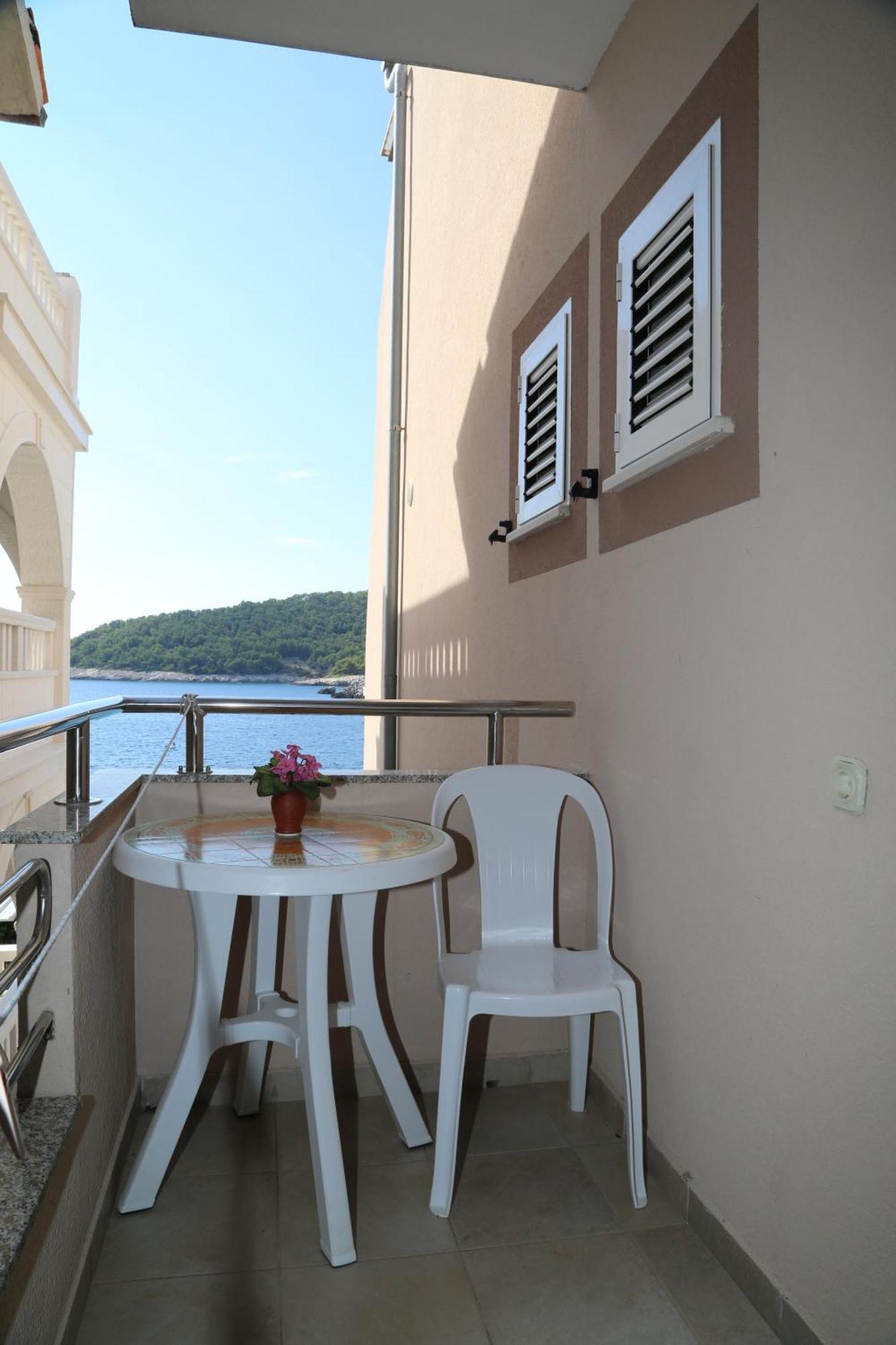 Apartments Dragica Milna  Rum bild