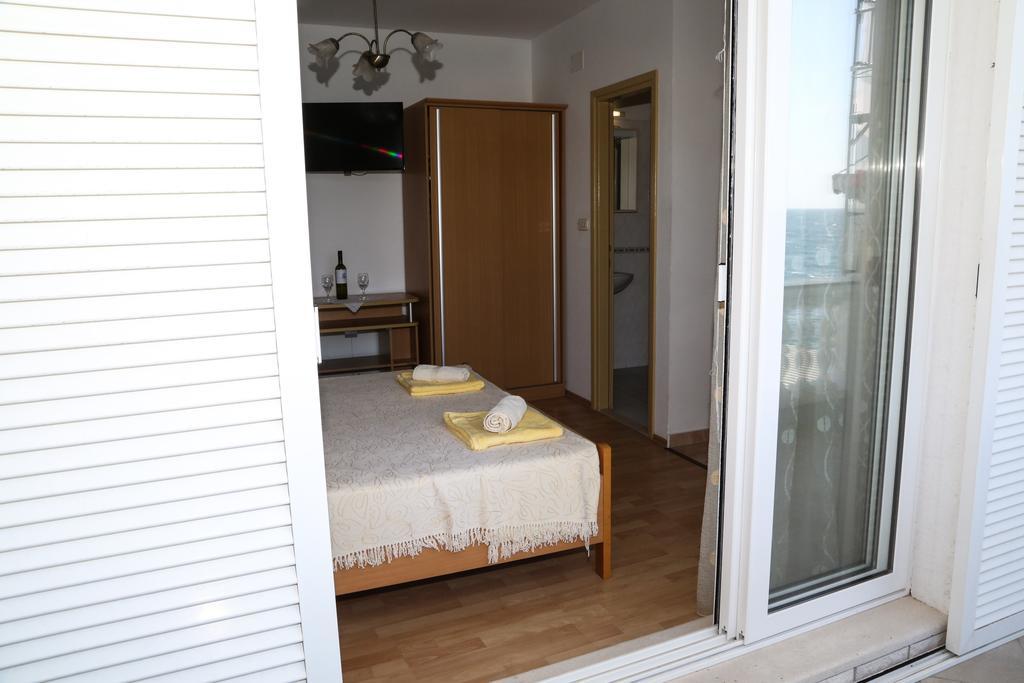 Apartments Dragica Milna  Exteriör bild